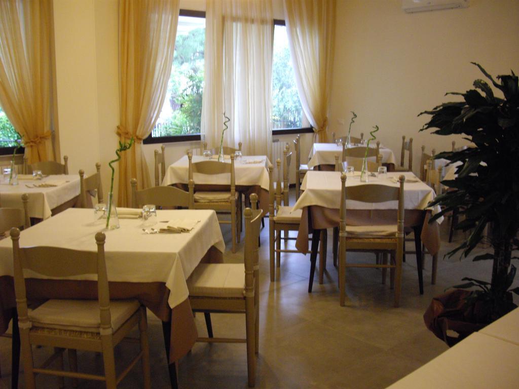 Residenza Hotel Garden Toscolano Maderno Kültér fotó